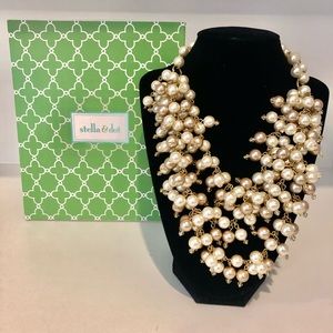 NWOT Stella and Dot Sophia Pearl Bib Necklace
